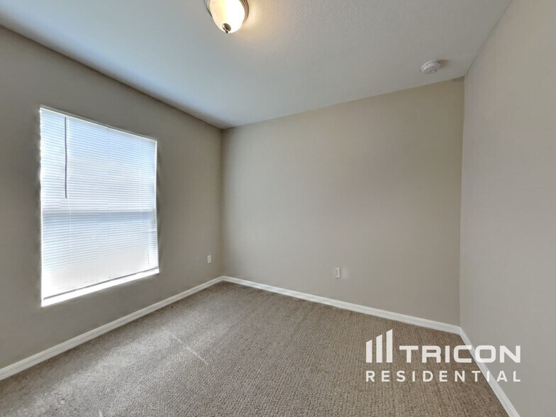 Building Photo - 1054 Valentine St