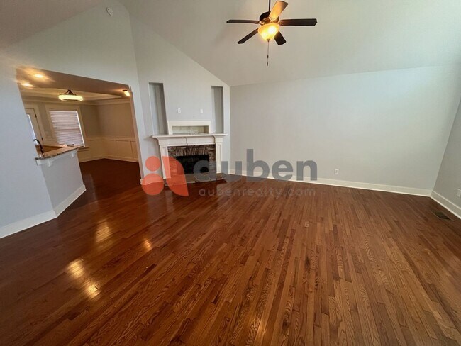 Building Photo - 7302 Klingler Ln