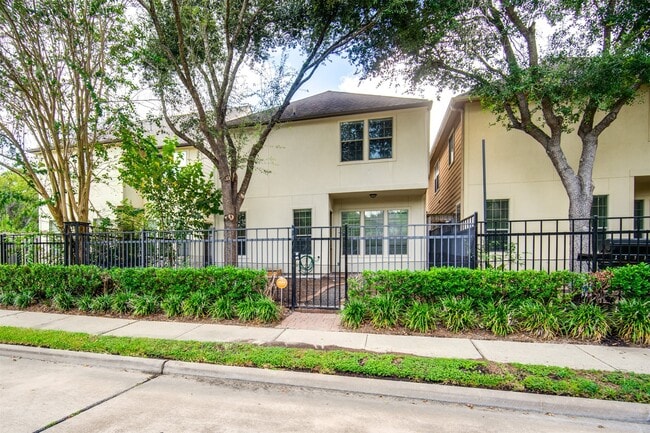 Building Photo - 9147 Lago Crest Dr