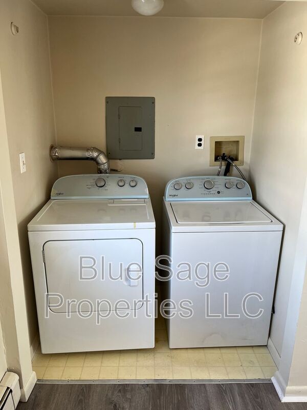 Building Photo - 1010 Yates Ave