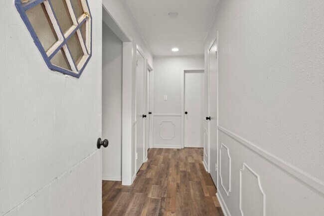 Building Photo - 205 Taft Ave