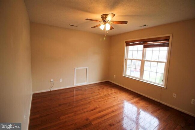 Building Photo - 35382 Gosling Ln