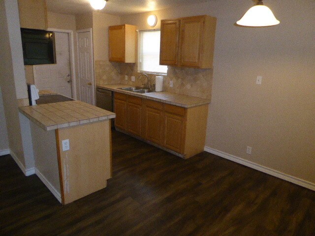 Building Photo - 6629 Kitty Dr