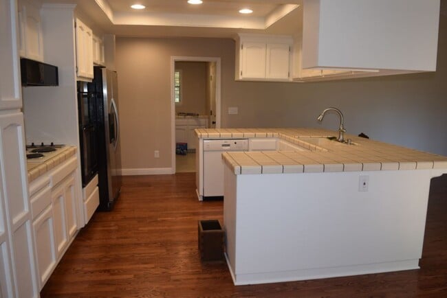 Building Photo - 1657 Stone Way