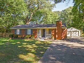 Building Photo - Updated 3 bed, 1.5 bath home with great curb appeal.