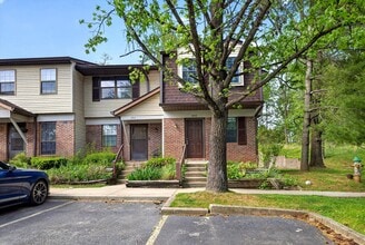 Building Photo - 599 E Graham Pl