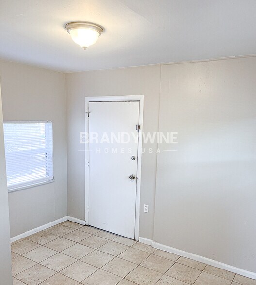 Building Photo - 1331 56th Ave N