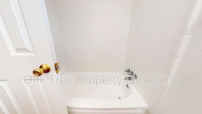 Building Photo - 623 F St