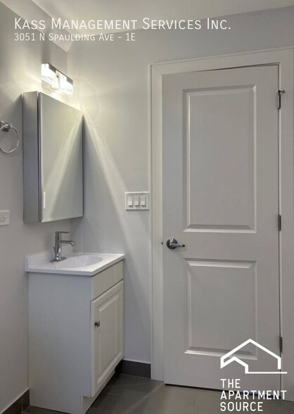 Building Photo - 3051 N Spaulding Ave