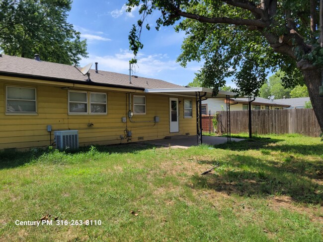 Building Photo - 3114 S Elizabeth Ave