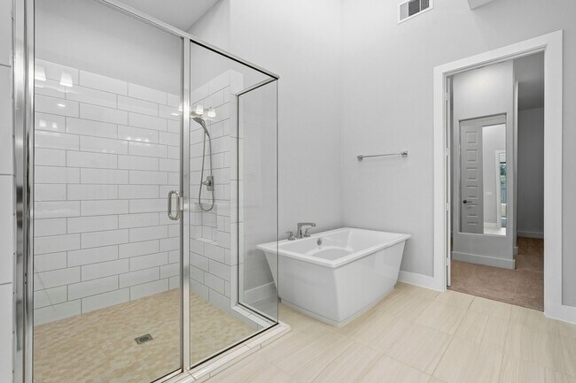 Building Photo - 15822 Pilot Knob Dr