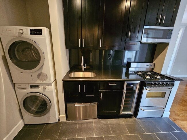 Primary Photo - 338 E 100th St