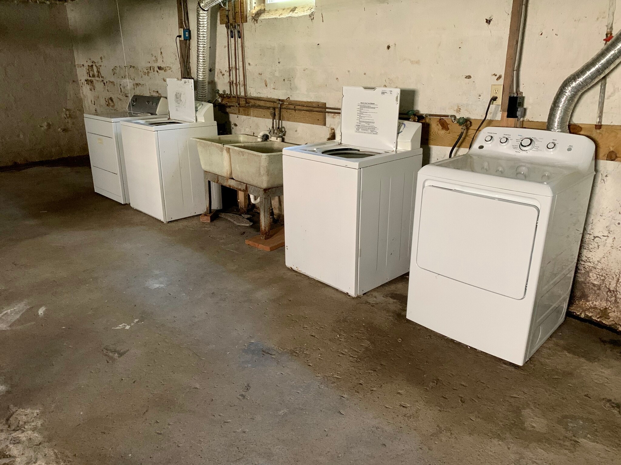 Laundry Room - 412 Broad St