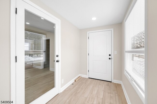 Building Photo - 36 Cortlandt Pl