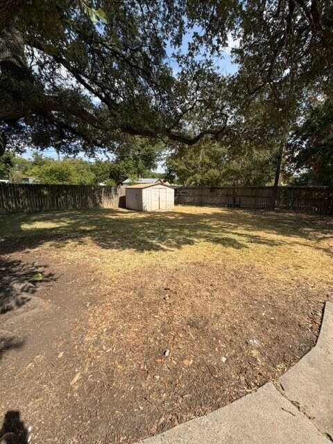 Building Photo - 6100 Haden Dr
