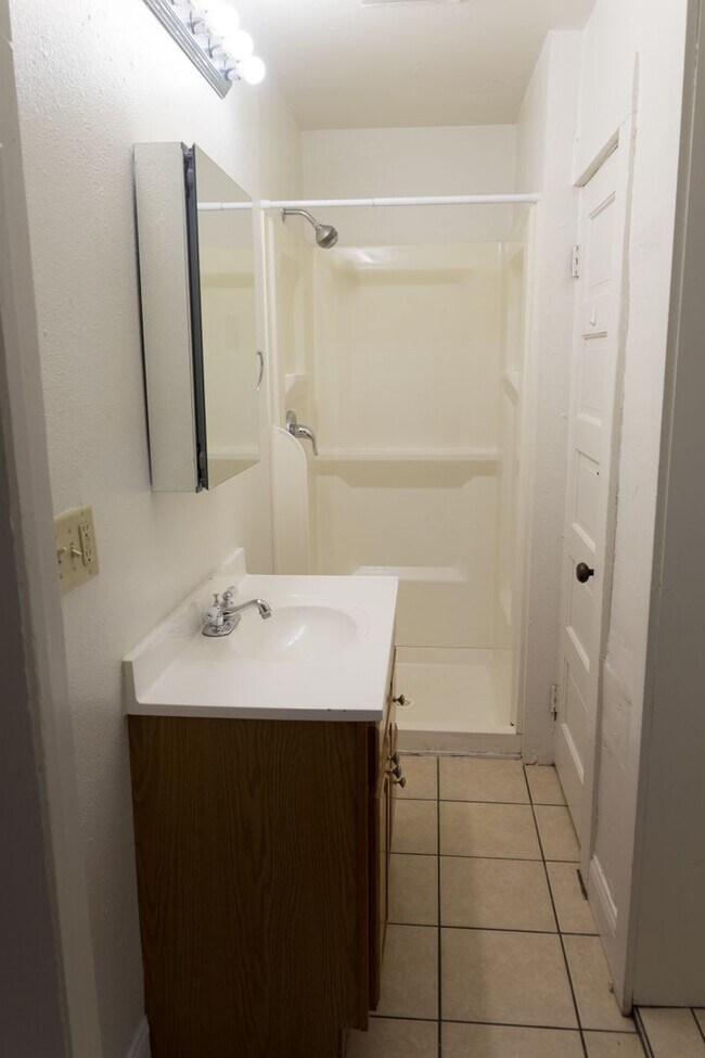 Building Photo - Prime 5 Bedroom in Dinkytown close to the ...