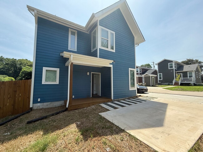 Building Photo - Room in House on S Alston Ave