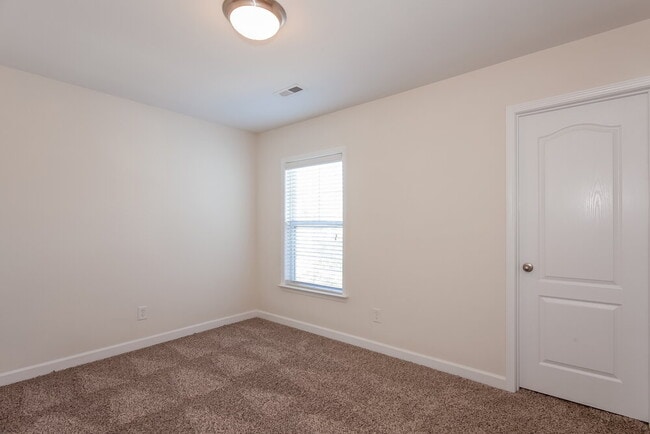 Building Photo - 13944 Mallard Lake Rd