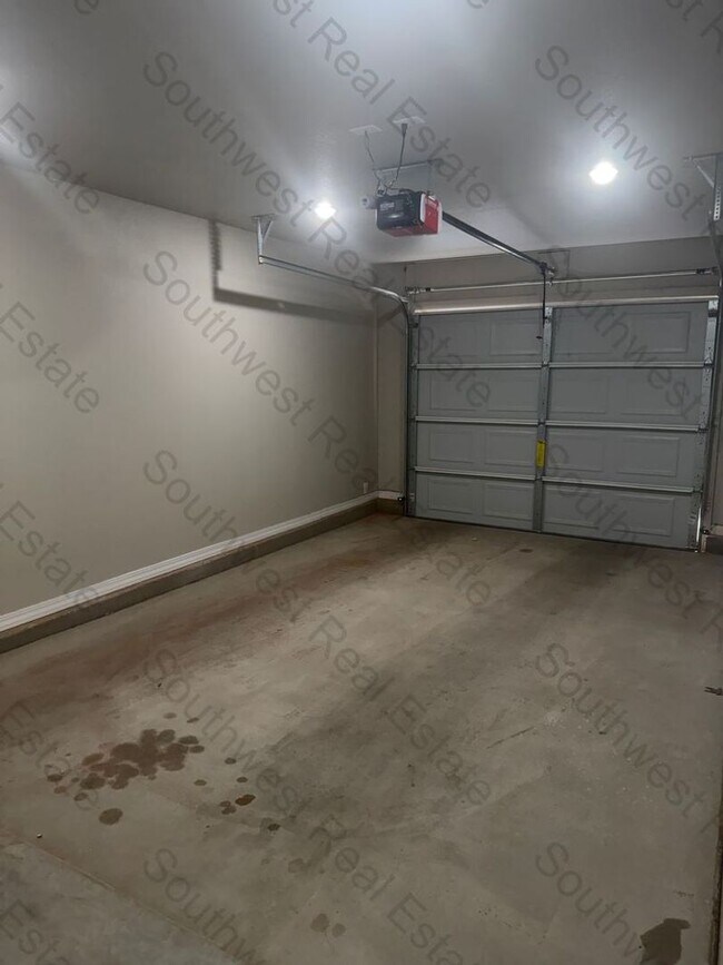 Building Photo - 1317 Mission Dr