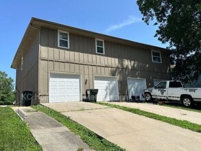 Building Photo - 6337 N Wyandotte St