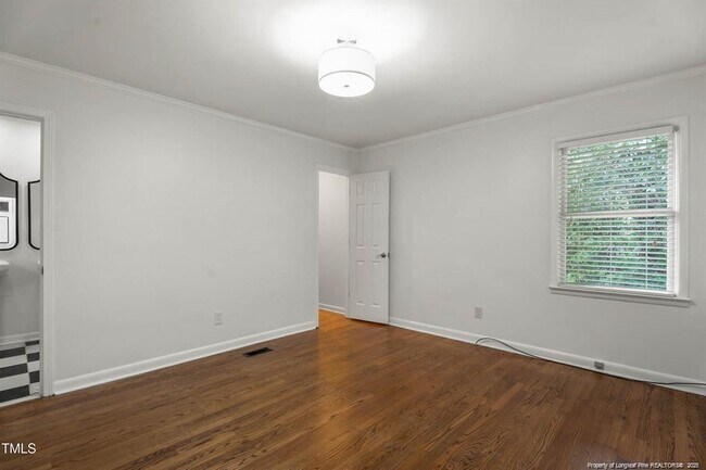 Building Photo - 334 Westview Dr