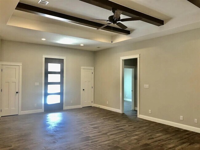 Building Photo - 120 Dove Ln