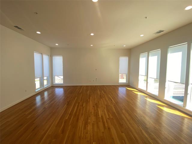 Building Photo - 1505 S Akard St