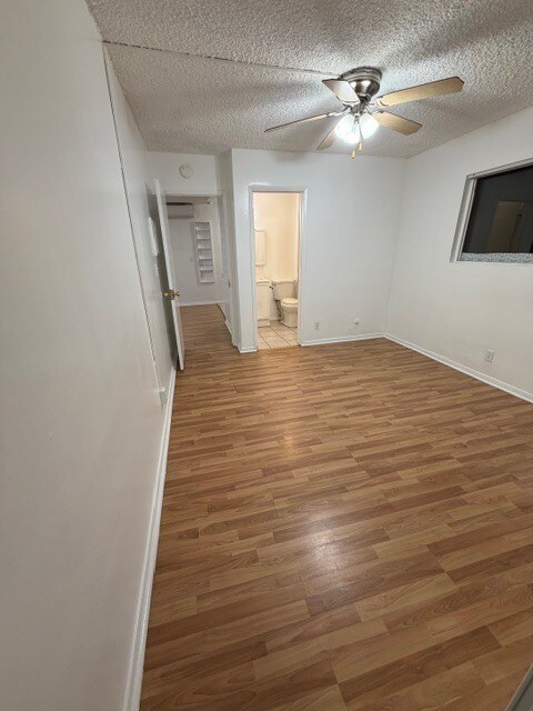 Building Photo - 1802 E Glenoaks Blvd