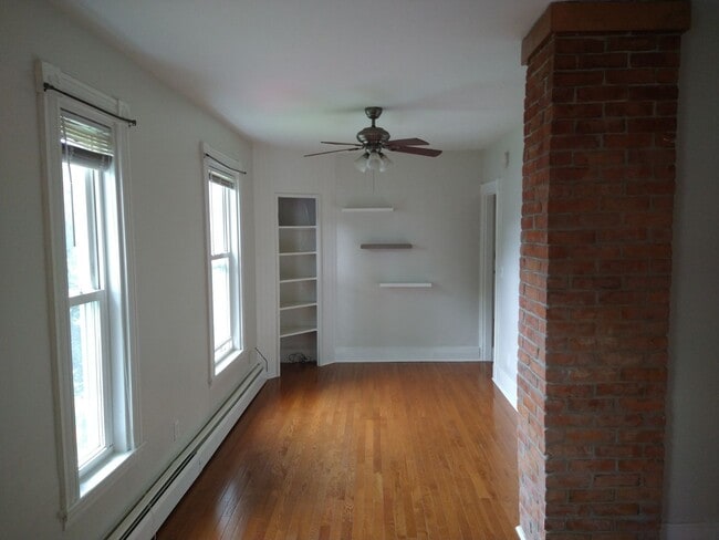 Building Photo - 184 Forest Ave
