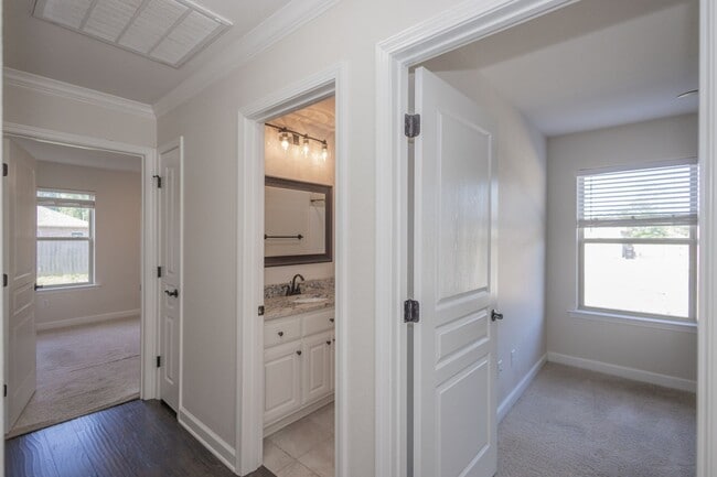 Building Photo - Charming 3 bedroom home in Austin