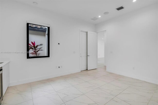 Building Photo - 4309 SW 176th Ave