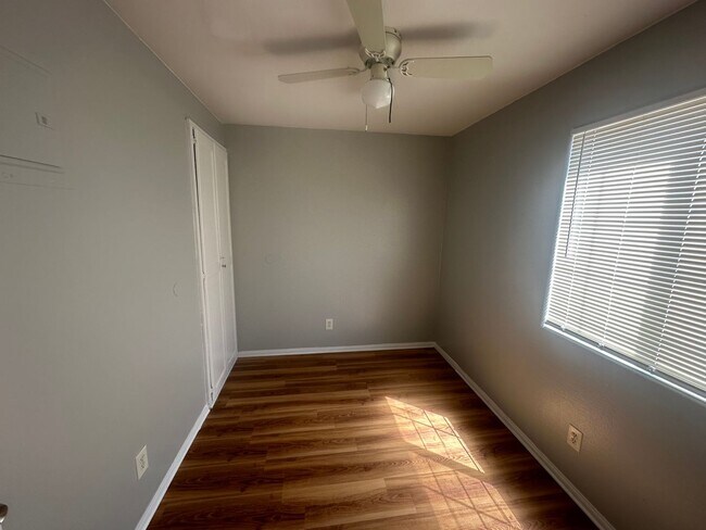 Building Photo - 4554 N Lakewood Blvd