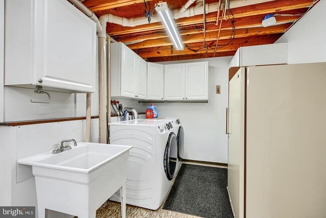 Building Photo - 8908 Goldentree Ln