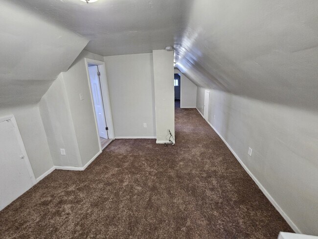 Building Photo - 3378 E 134th St