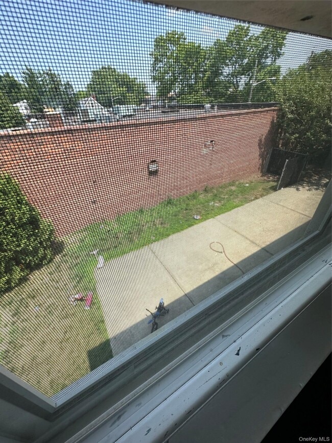 Building Photo - 137 Nassau Blvd