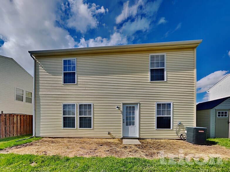 Building Photo - 675 Country Gate Dr