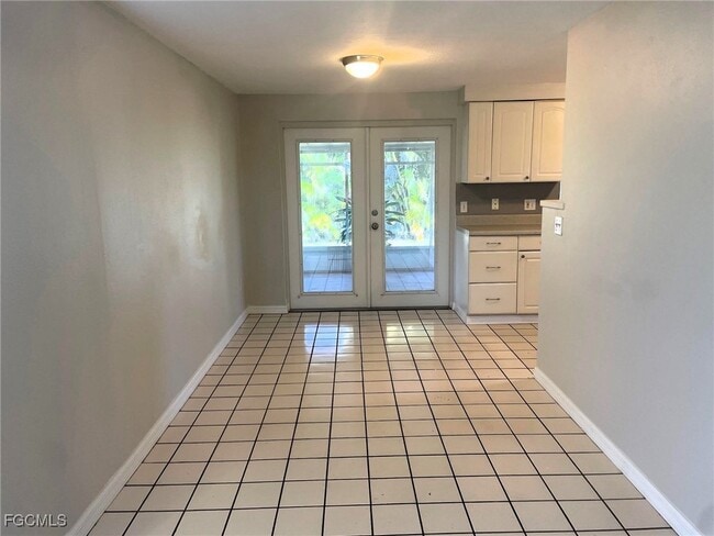 Building Photo - 2173 Barry Dr