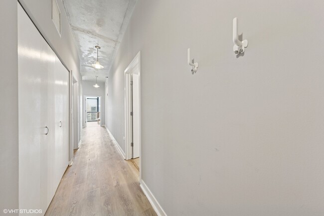 Building Photo - 235 W Van Buren St