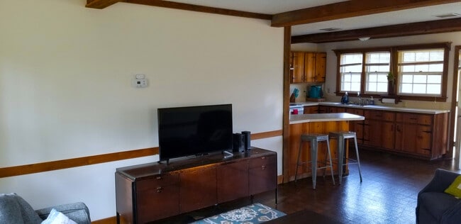 Living Area - 524 Webbs Mill Rd