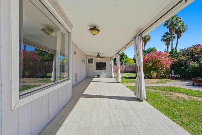 Building Photo - Mesa 4 Bed Single-Level Home • 2,044 Sq Ft • Oversized Yard • Stapley & McKellips