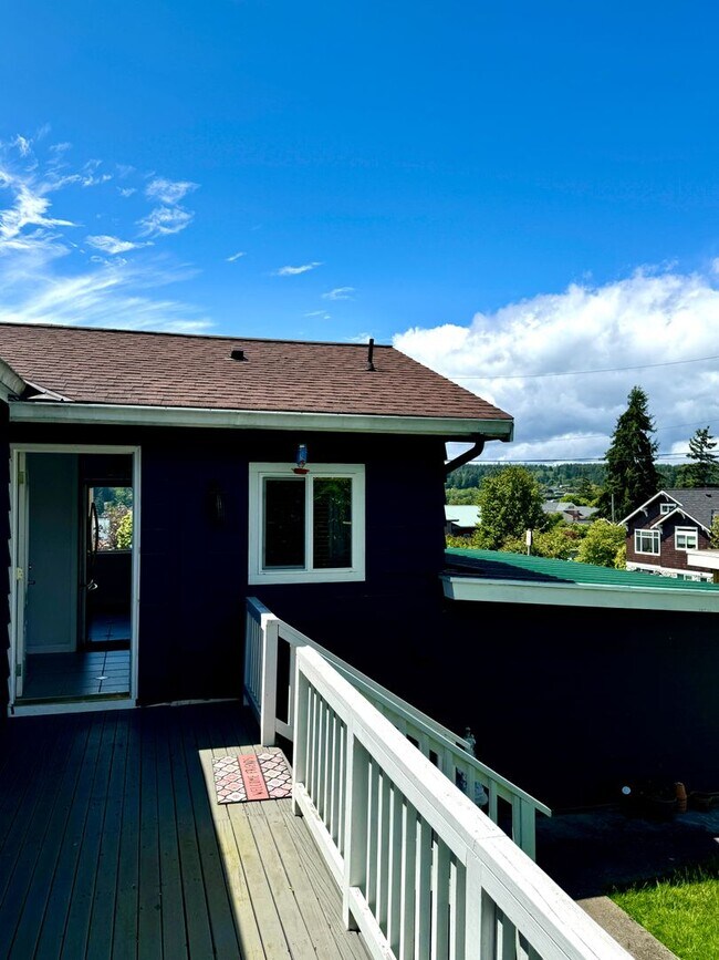 Building Photo - The perfect Old Town Poulsbo VIEW Bungalow...