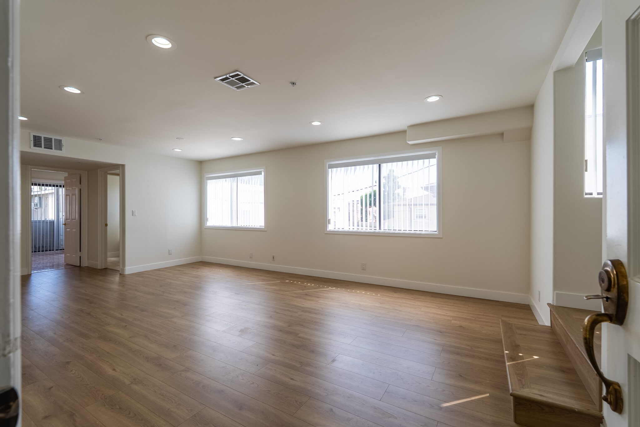 Building Photo - 1758 N Alexandria Ave