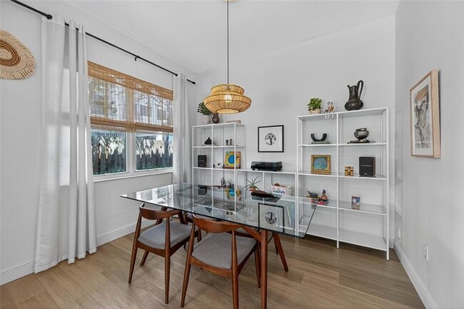 Building Photo - 15 NE 20th Ave