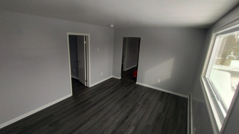 Building Photo - 57 Kirby Ave