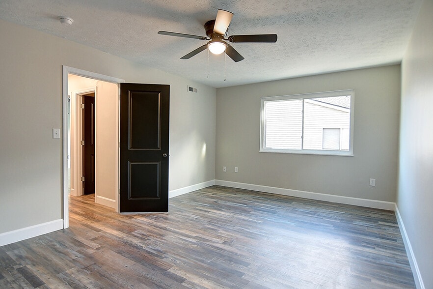 Building Photo - 354 Chadwick Pl