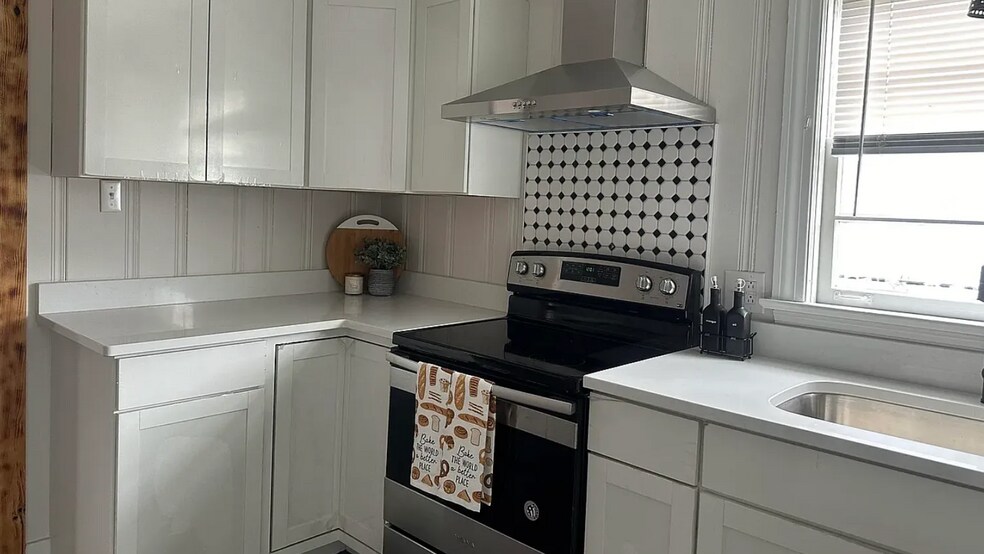 Building Photo - 510 Matthews St