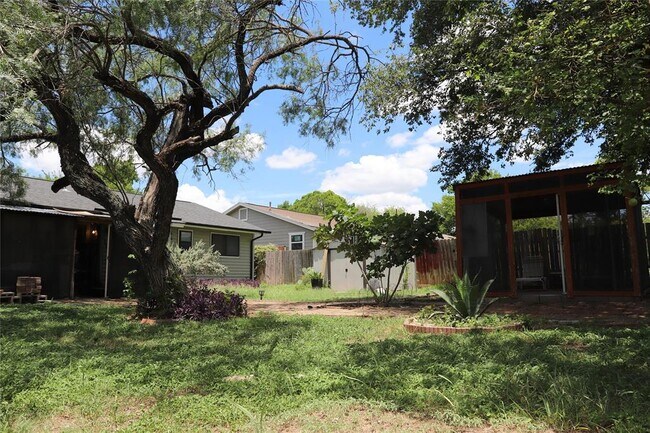 Building Photo - 7807 Bixler Dr