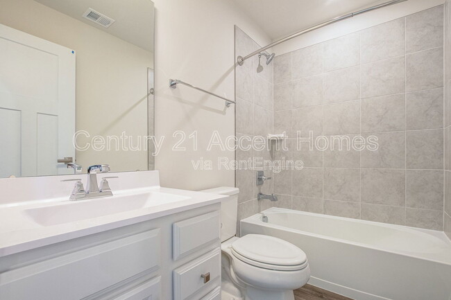 Building Photo - 14020 Sunrise Valley Dr