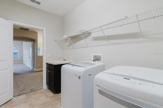 Building Photo - 1389 Heritage Landings Dr
