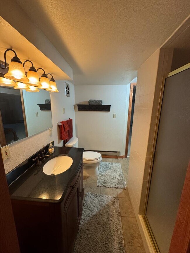 Building Photo - 822 Moose St